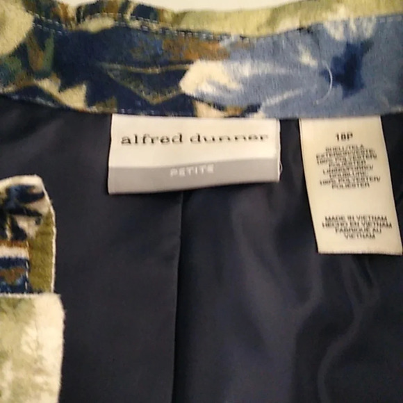 Alfred Dunner Sueded Floral 3/4 Sleeve Open Front Pocketed Jacket - Picture 5 of 10